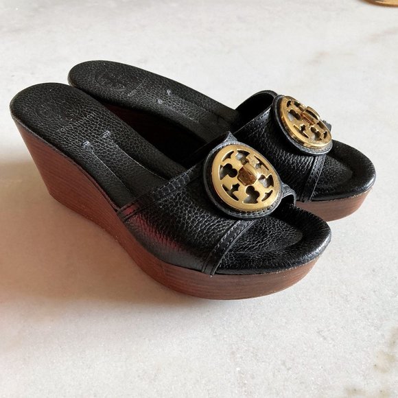 Tory Burch Selma slide sandal black leather, gold turn lock logo, wood platform - Picture 3 of 12